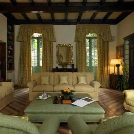 Sleeps 16 Pool Air Con *