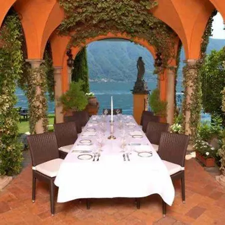 Sleeps 16 Pool Air Con Lenno